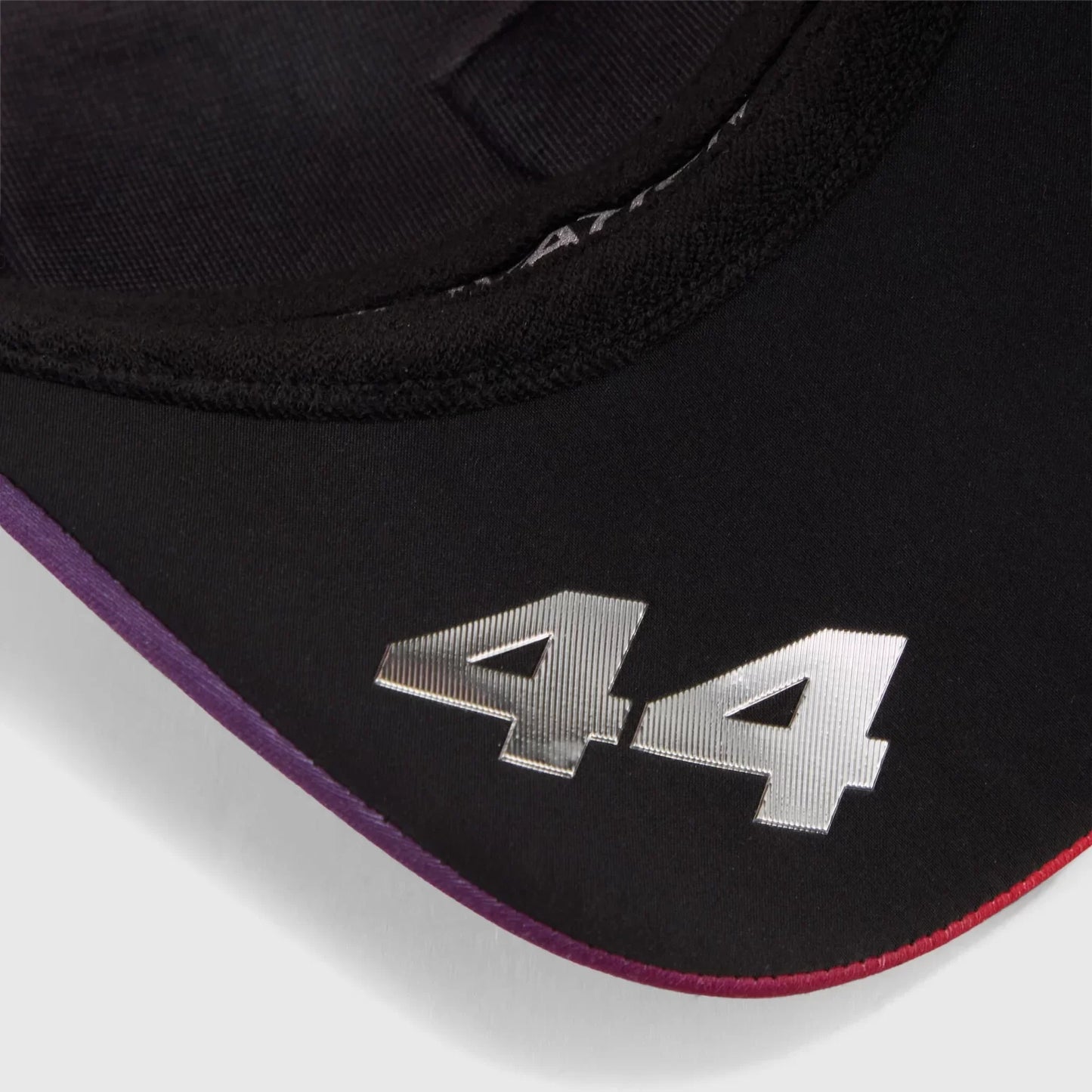 Gorra Hamilton Scuderia Ferrari F1™ 2025 Silverstone Edición Especial