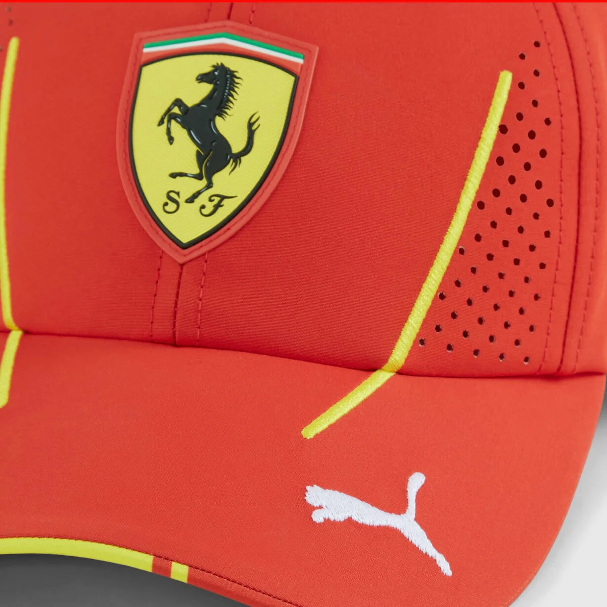 Gorra Carlos Sainz Scuderia Ferrari 2024